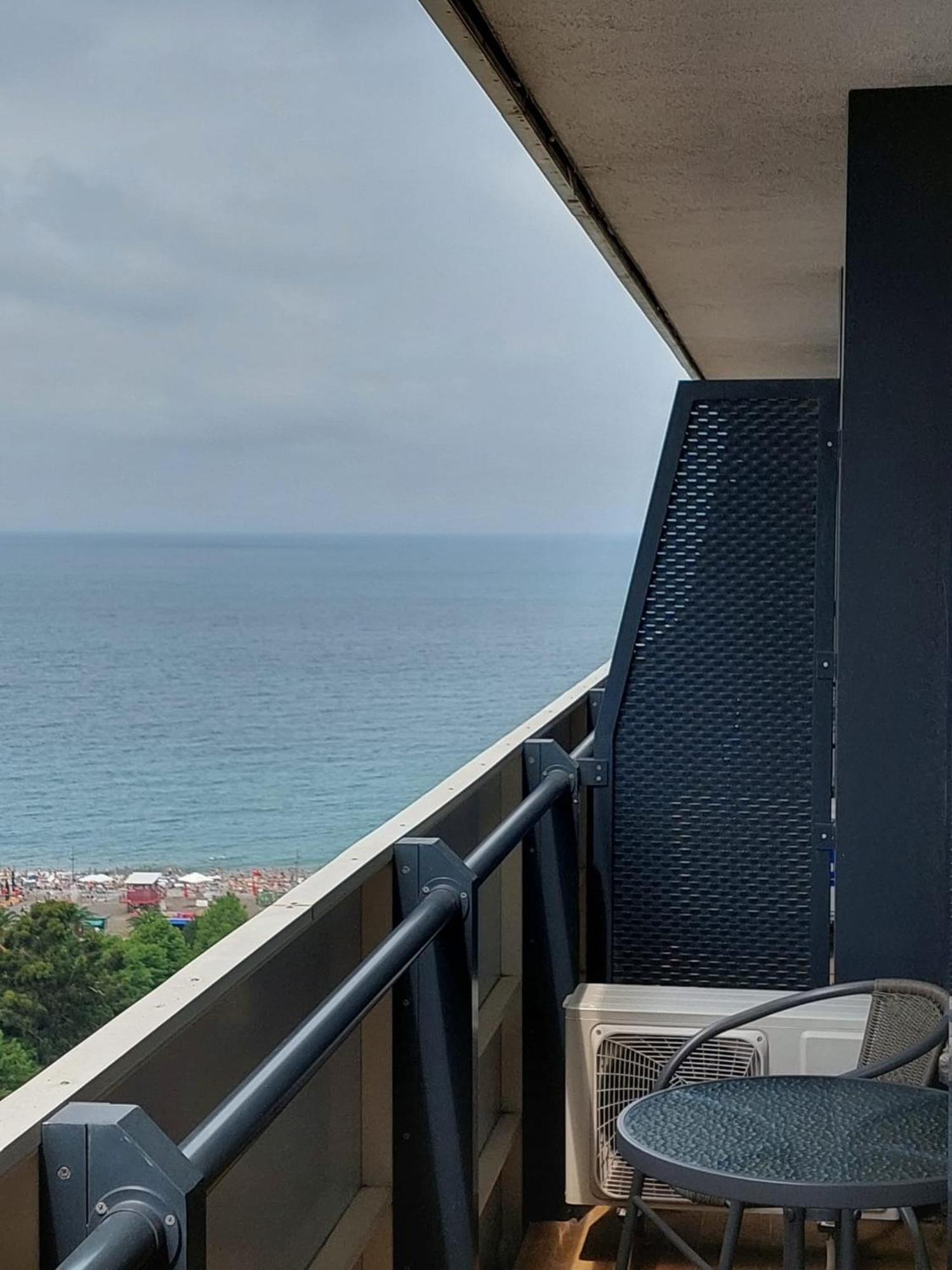 Apart-Hotel Orbi City Batumi Eksteriør bilde